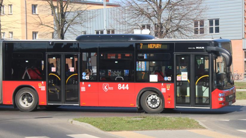 Autobus linii nr 7.