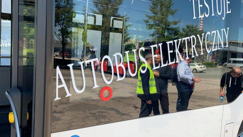 Autobus elektryczny na testach w Jeleniej Górze