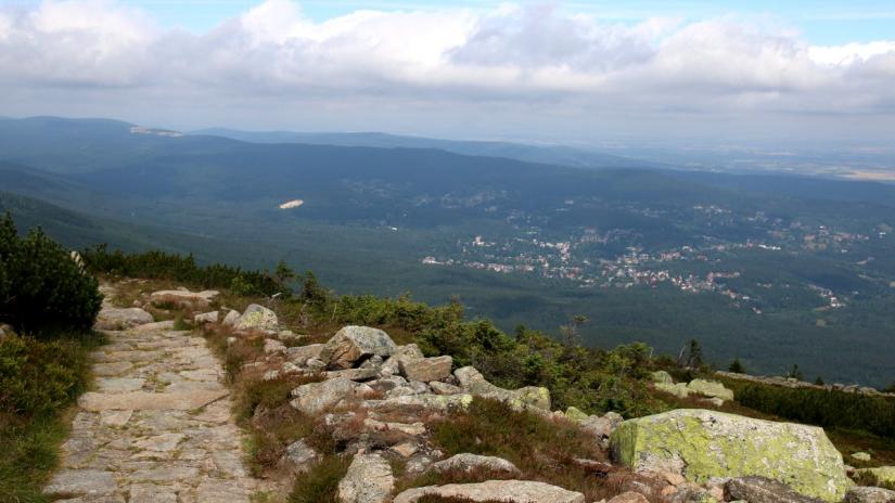 Karkonosze, widok ze szlaku.