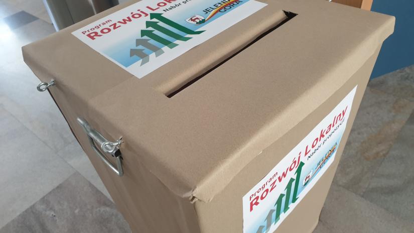 Urna na propozycje projektów, zgłaszanych przez mieszkańców.