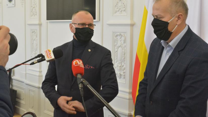 Prezydent Jeleniej Góry Jerzy Łużniak i wójt Gminy Dobromierz Jerzy Ulbin.