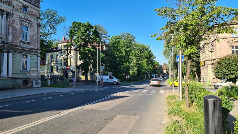 Aleja Wojska Polskiego, okolice skrzyżowania z ul. Mickiewicza.