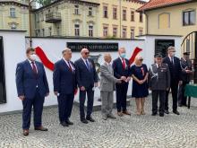 Wręczenie odznaczeń wojskowych i wyróżnień.
