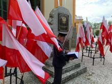 Płk. Marek Gołębiowski prowadzi uroczystość.