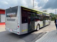 Autobus marki Yutong.