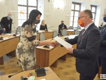 Wręczenie nagród dla nauczycieli, dyrektorów i pracowników niepedagogicznych.