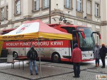 Krwiobus na Placu Ratuszowym.